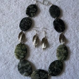 Necklace/earnings 3